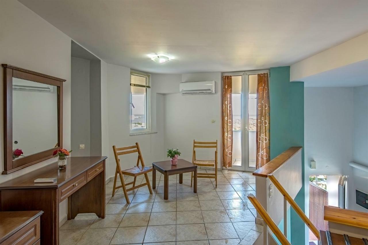 Hra & Athena Maisonette Chrissi Akti Chania Quarto foto