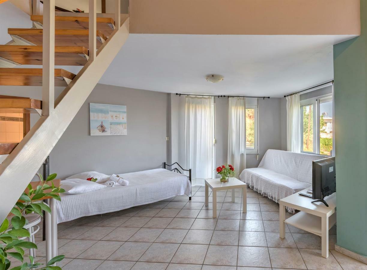 Hra & Athena Maisonette Chrissi Akti Chania Quarto foto